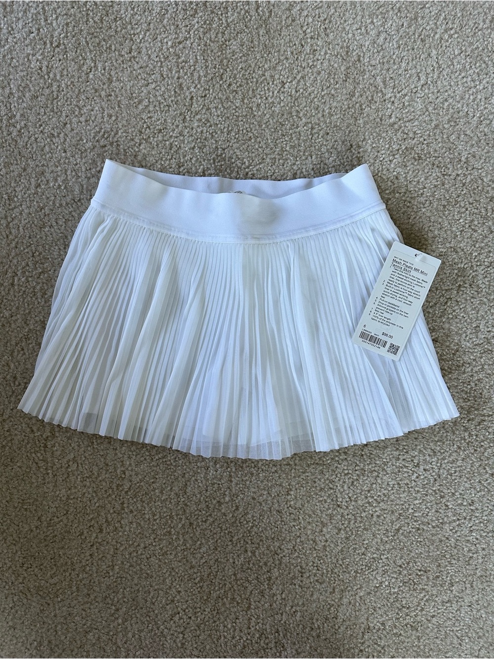 NWT Lululemon Mesh Pleats Mid-Rise Mini Tennis Skirt (size 6)